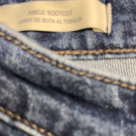 Universal Thread Ankle Bootcut Jeans   Womens Size 00/24R - Picture 4 of 5